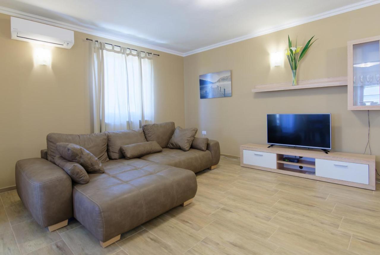 Apartments Belvedere By Rent Istria Plovanija Luaran gambar