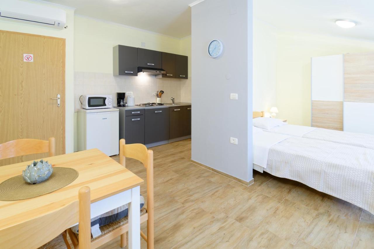 Apartments Belvedere By Rent Istria Plovanija Luaran gambar