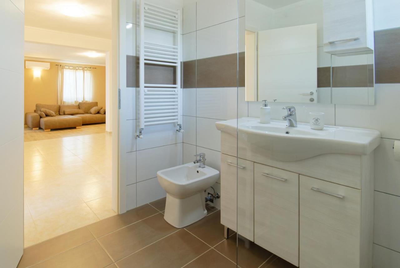 Apartments Belvedere By Rent Istria Plovanija Luaran gambar