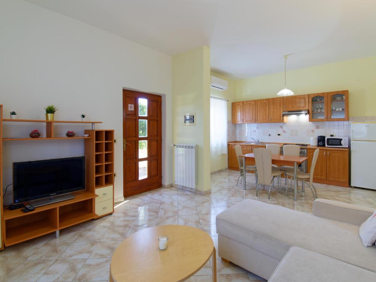 Apartments Belvedere By Rent Istria Plovanija Luaran gambar