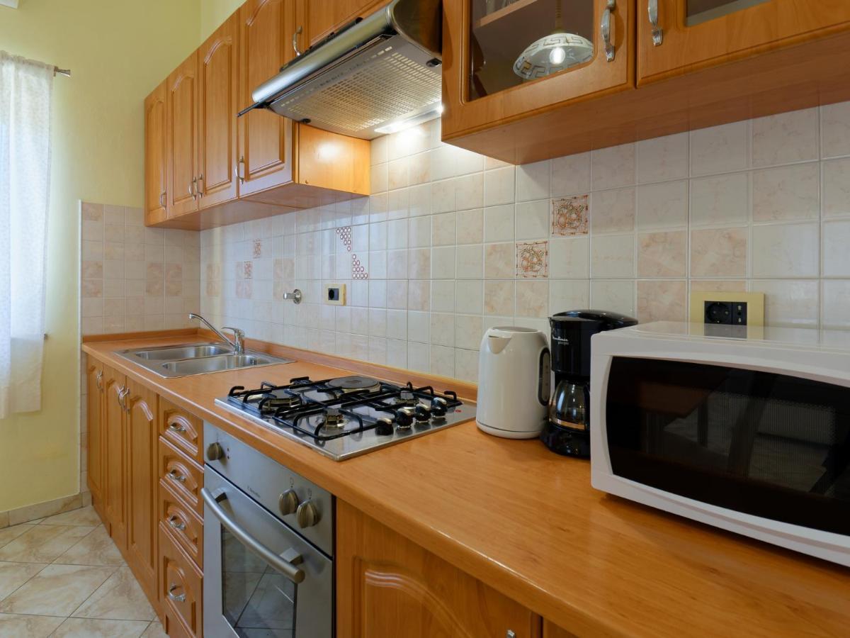 Apartments Belvedere By Rent Istria Plovanija Luaran gambar