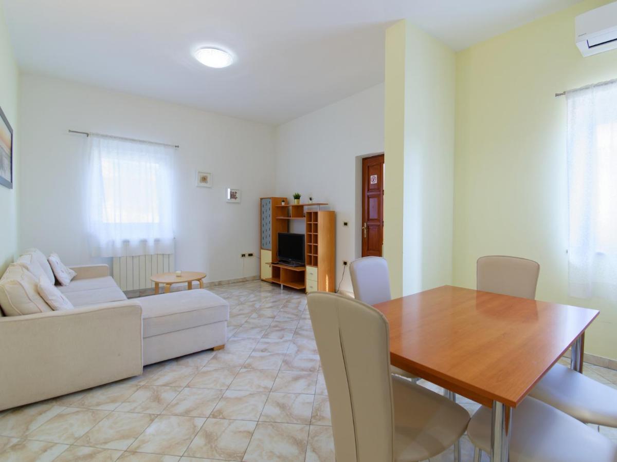 Apartments Belvedere By Rent Istria Plovanija Luaran gambar