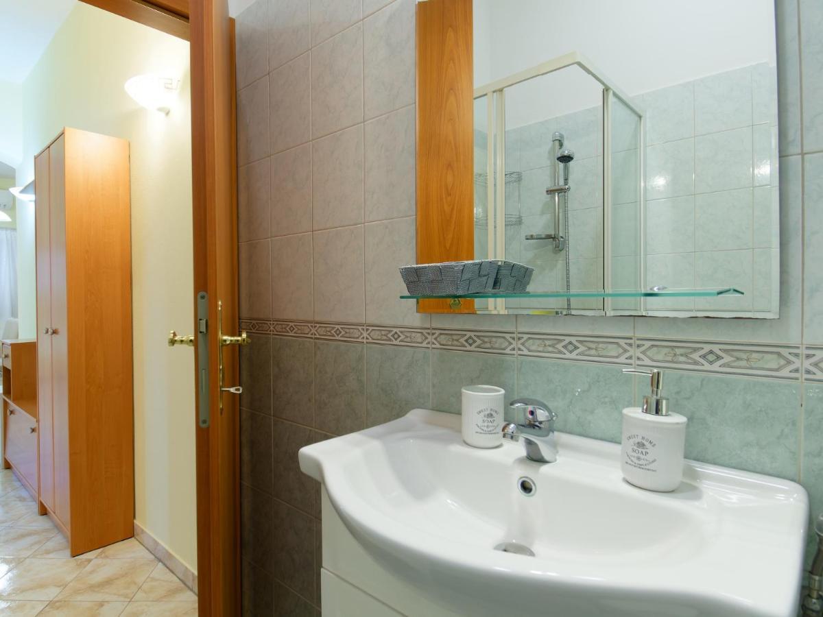 Apartments Belvedere By Rent Istria Plovanija Luaran gambar